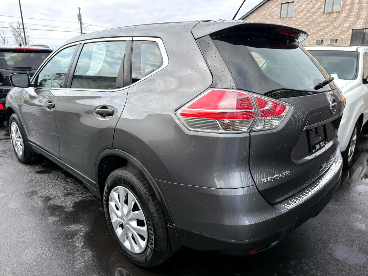 Vehicle image 2 of 4