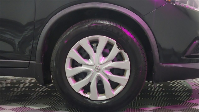 Vehicle image 23 of 25
