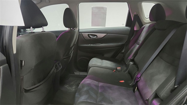 Vehicle image 19 of 25