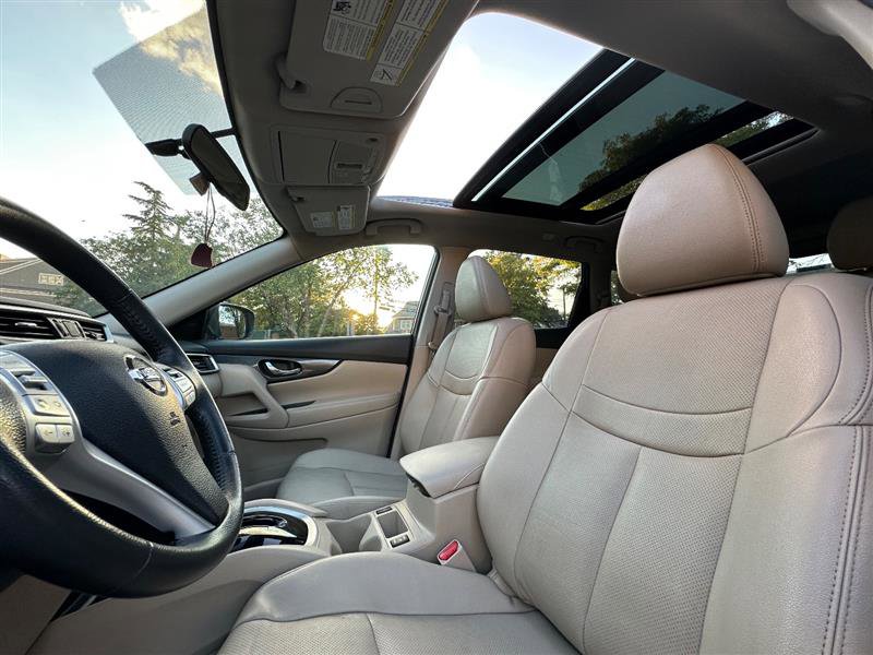 2016 Nissan Rogue SL Image 14 of 41