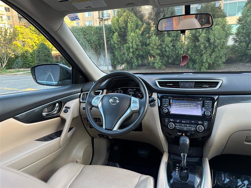 2016 Nissan Rogue SL Image 16 of 41