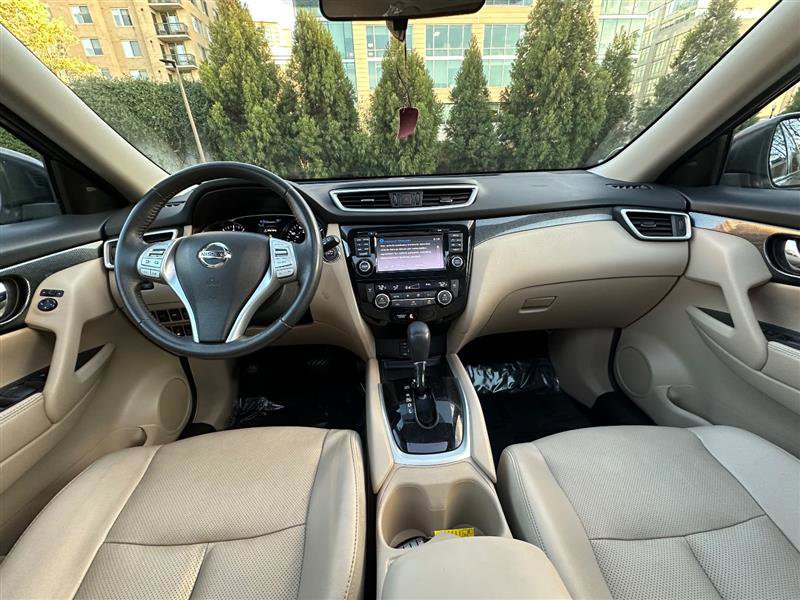 2016 Nissan Rogue SL Image 19 of 41