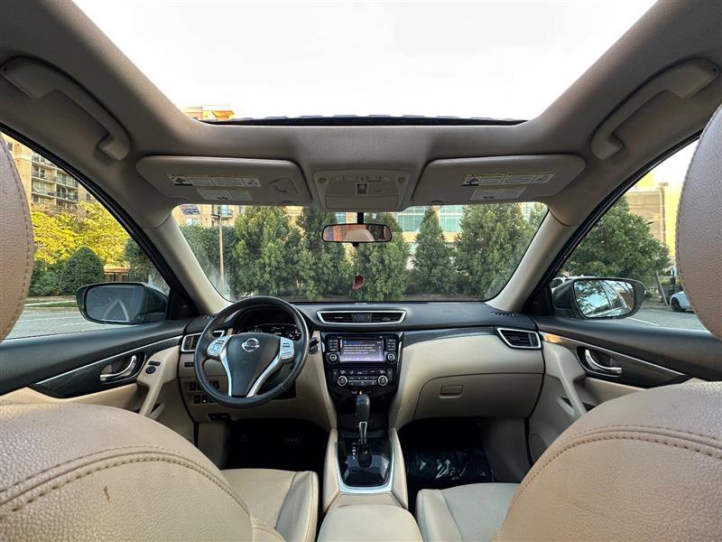 2016 Nissan Rogue SL Image 20 of 41