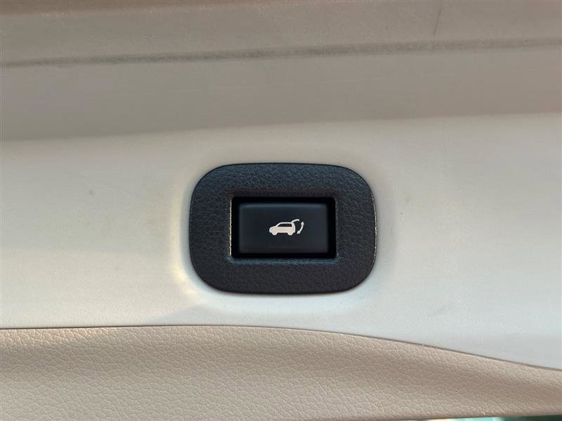 2016 Nissan Rogue SL Image 41 of 41