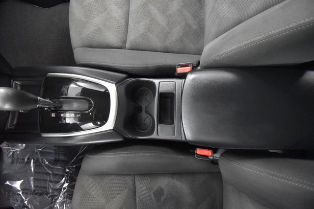 Vehicle image 33 of 48