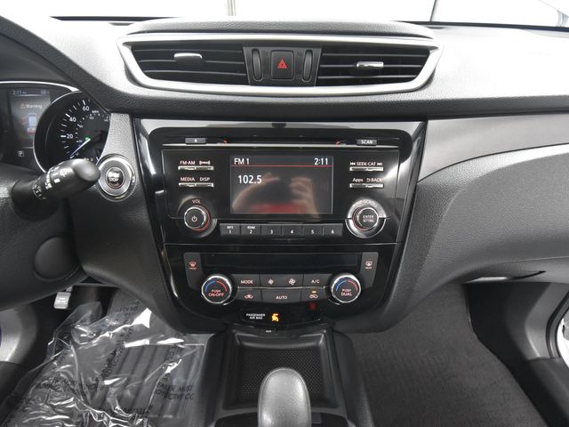 Vehicle image 32 of 48