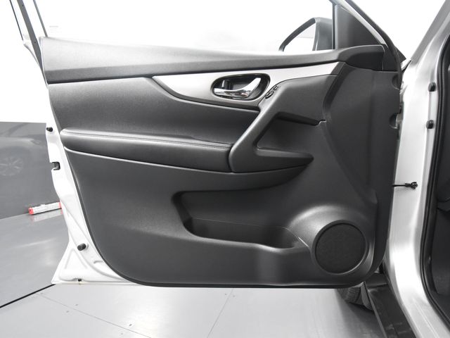 Vehicle image 34 of 48