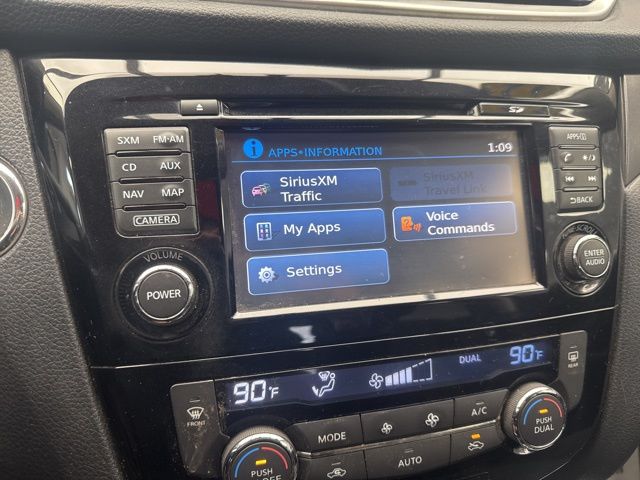 Vehicle image 17 of 21