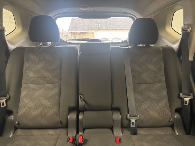 Vehicle image 9 of 21