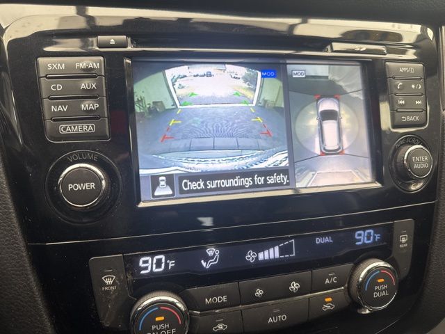 Vehicle image 20 of 21