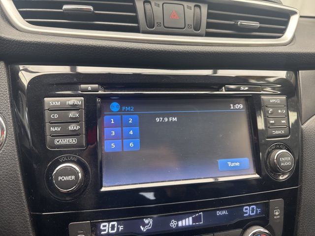 Vehicle image 14 of 21