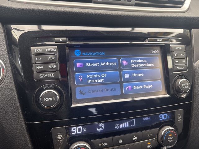 Vehicle image 15 of 21