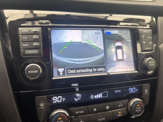 Vehicle image 19 of 21