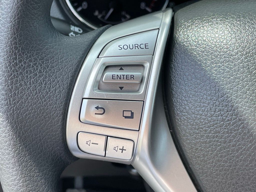 Vehicle image 14 of 31