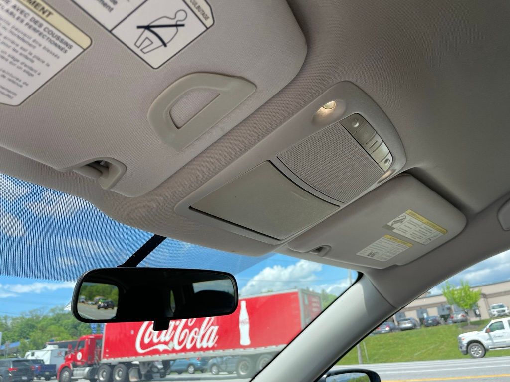 Vehicle image 23 of 31