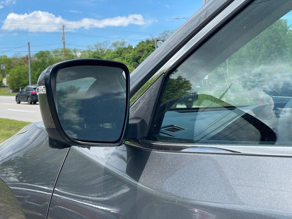 Vehicle image 26 of 31