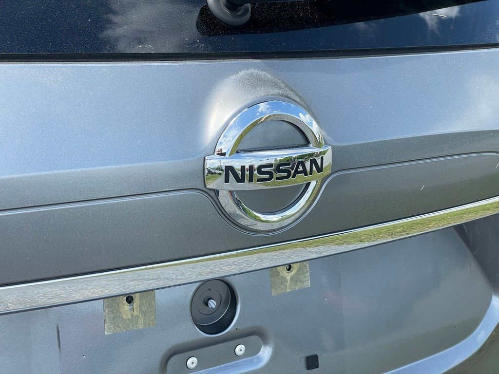 Vehicle image 27 of 31