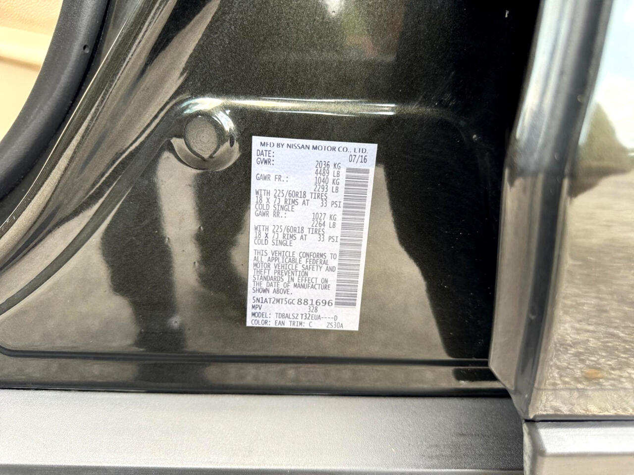 Vehicle image 17 of 39