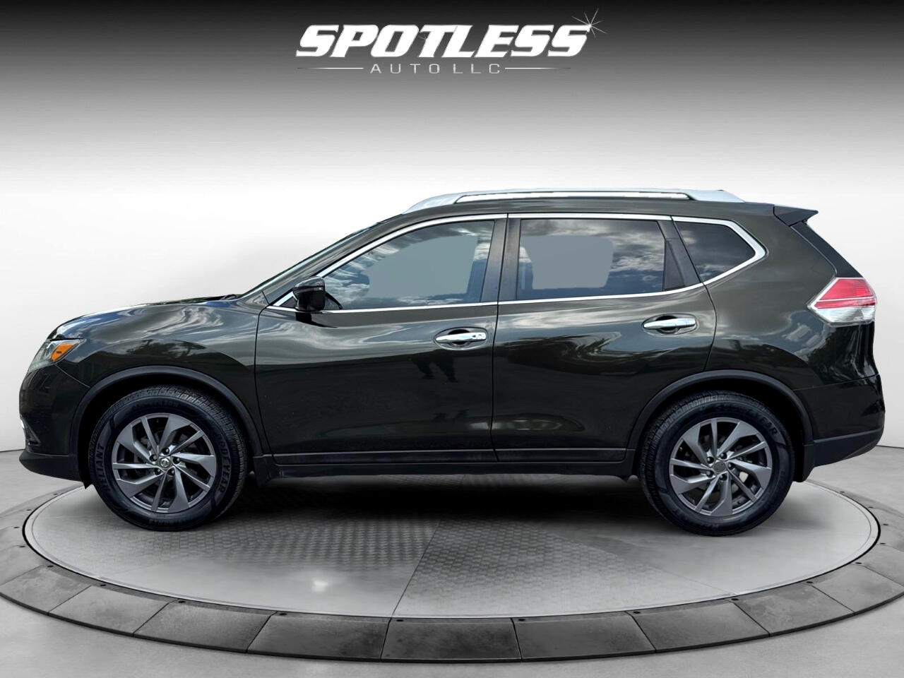 Vehicle image 10 of 39