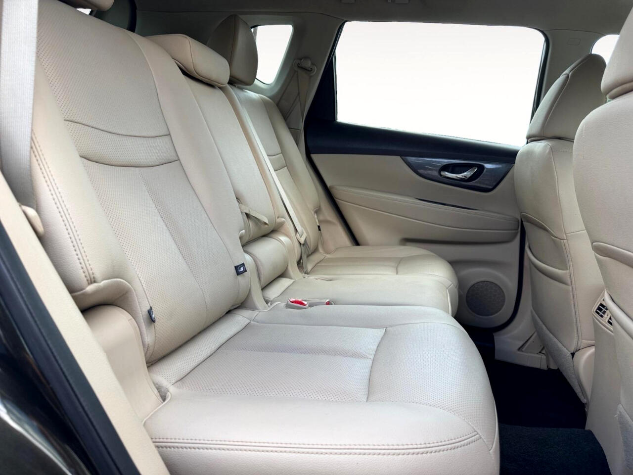 Vehicle image 26 of 39