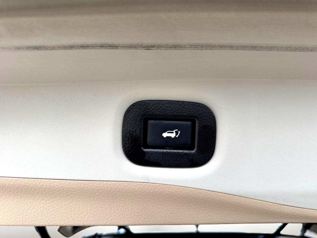 Vehicle image 29 of 39