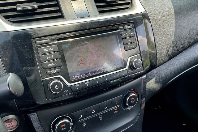 Vehicle image 21 of 32