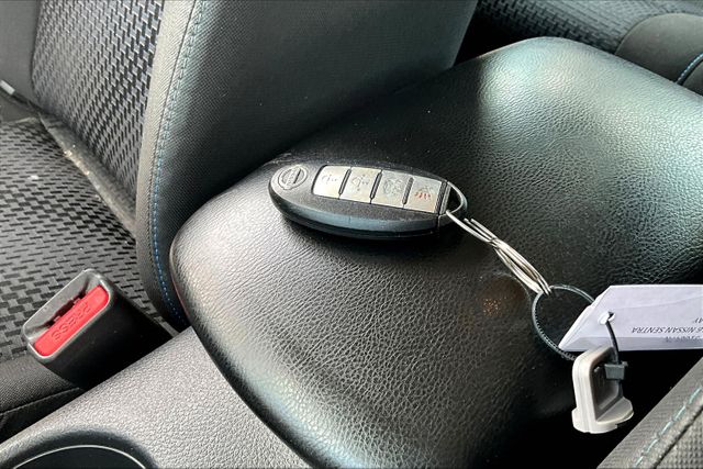 Vehicle image 28 of 32