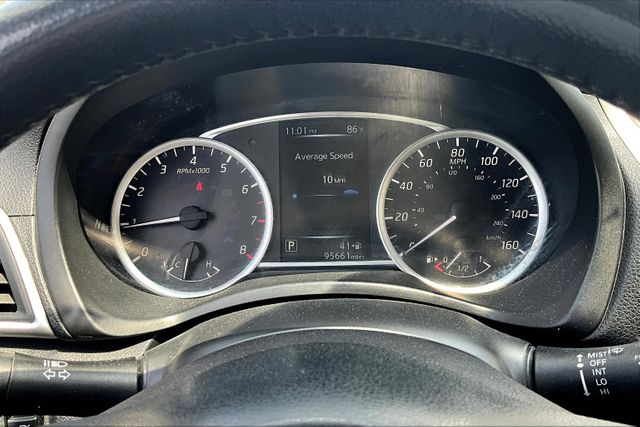 Vehicle image 20 of 32