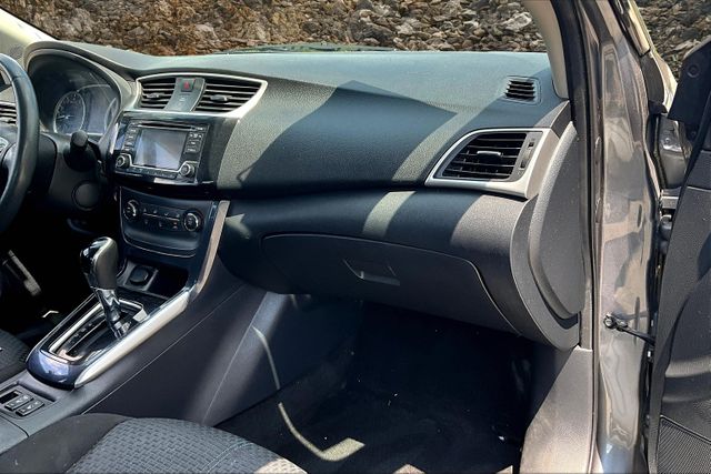 Vehicle image 12 of 32