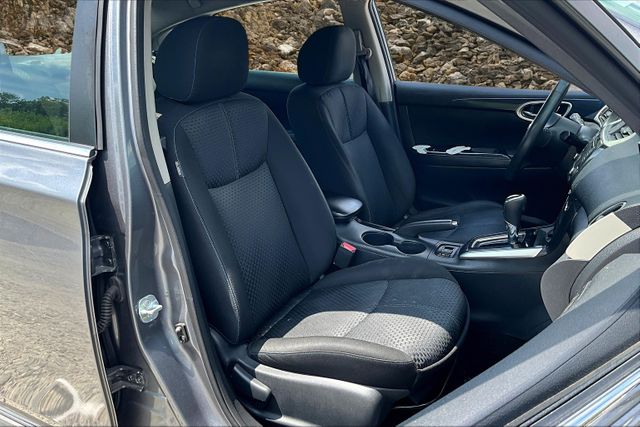 Vehicle image 8 of 32