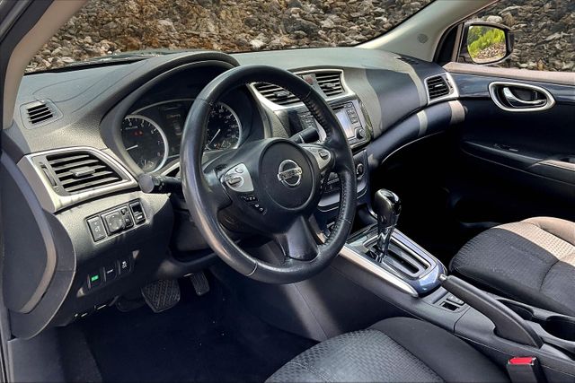 Vehicle image 13 of 32