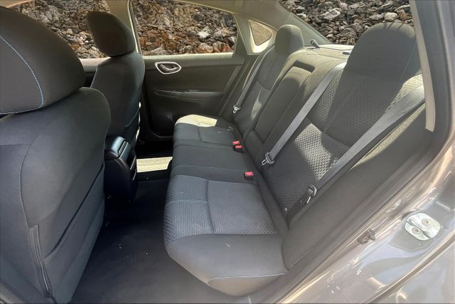 Vehicle image 11 of 32