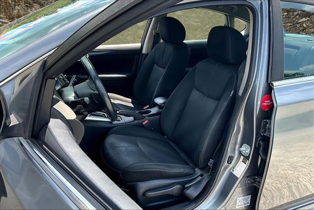 Vehicle image 9 of 32