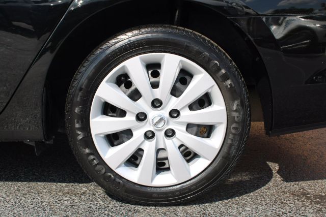 Vehicle image 8 of 30