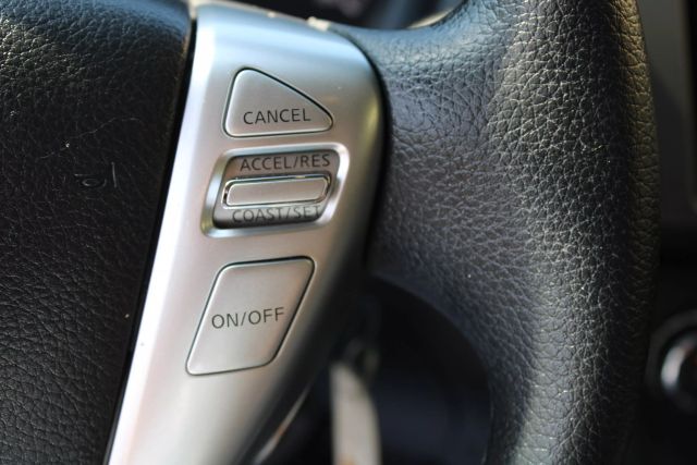 Vehicle image 27 of 30