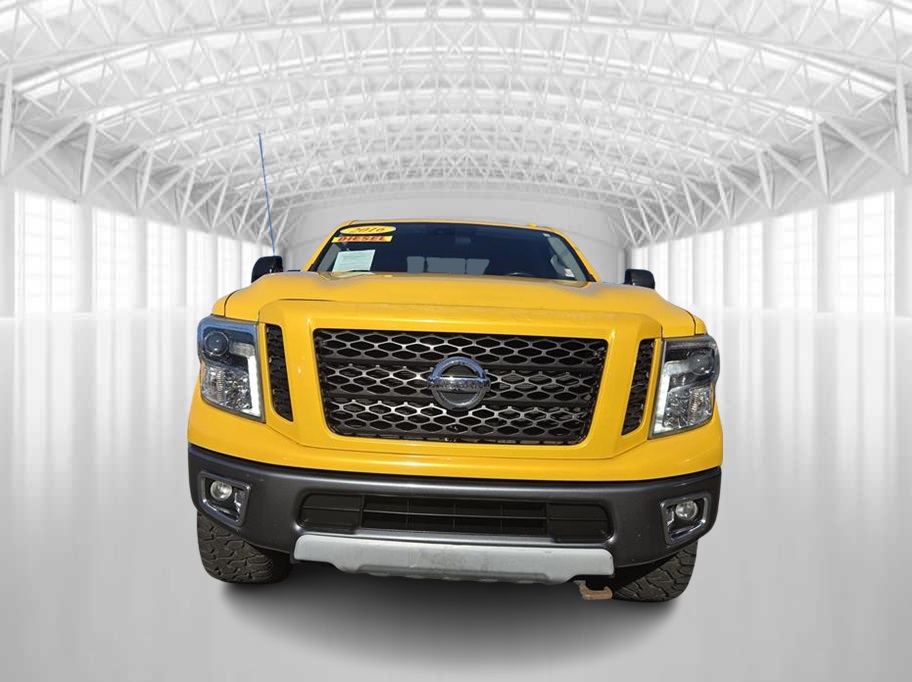 2016 Nissan Titan XD PRO-4X Image 2 of 33
