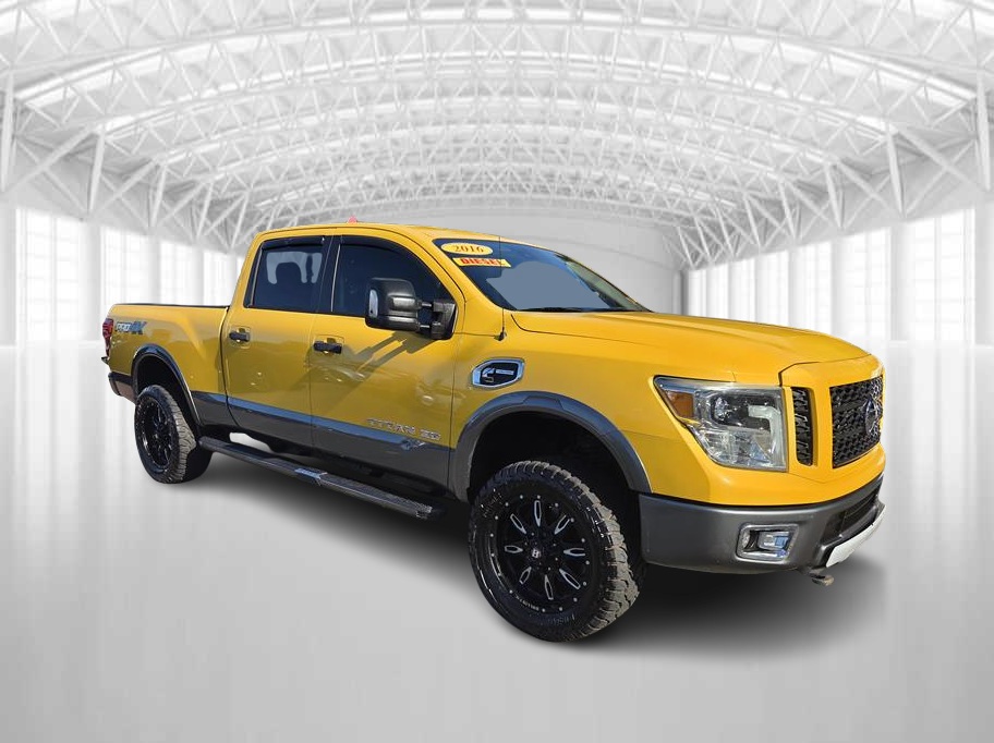 2016 Nissan Titan XD PRO-4X Image 3 of 33