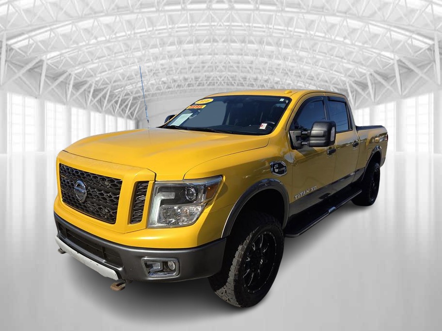 2016 Nissan Titan XD PRO-4X Image 1 of 33