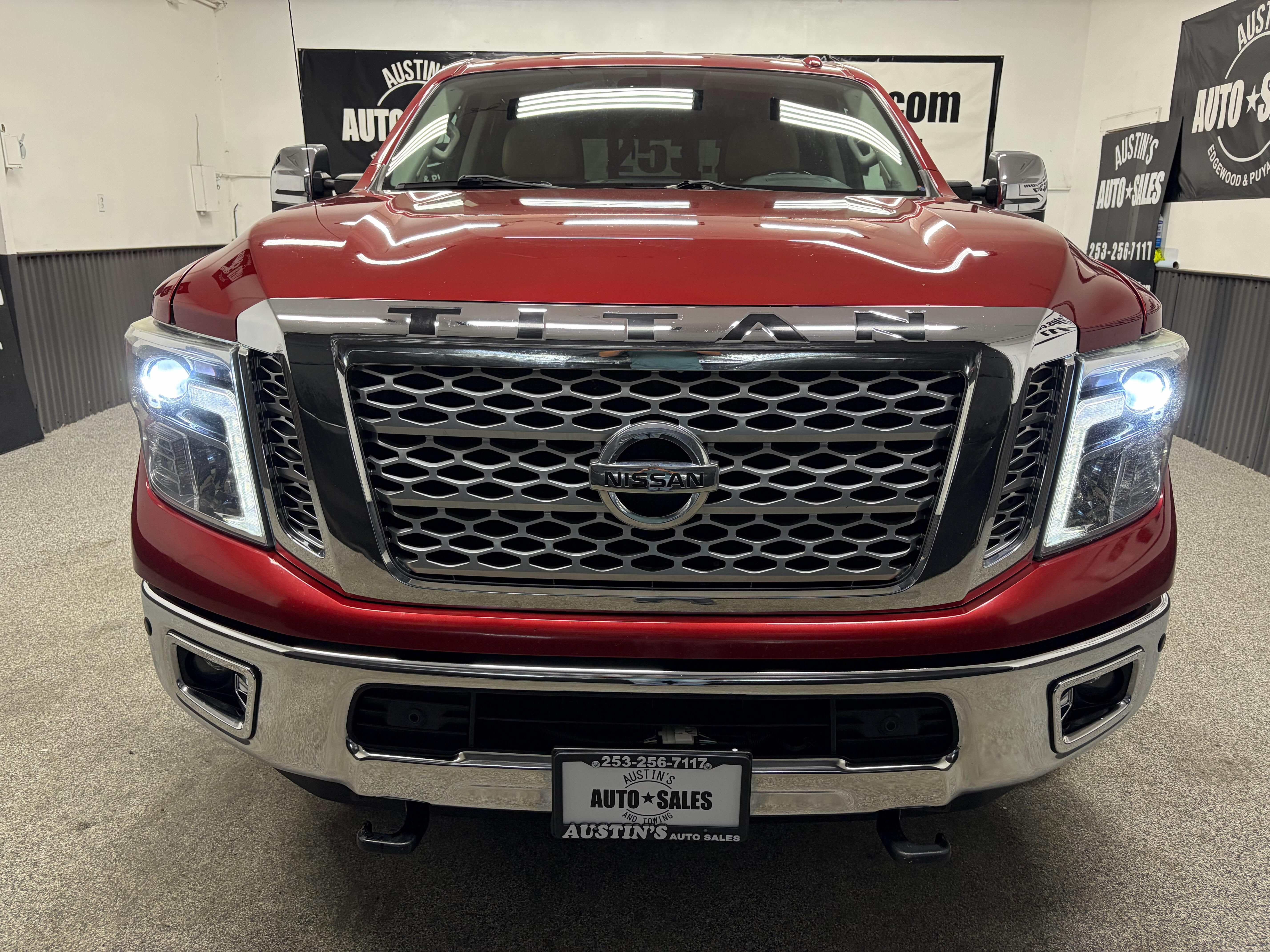 2016 Nissan Titan XD SL Image 3 of 22