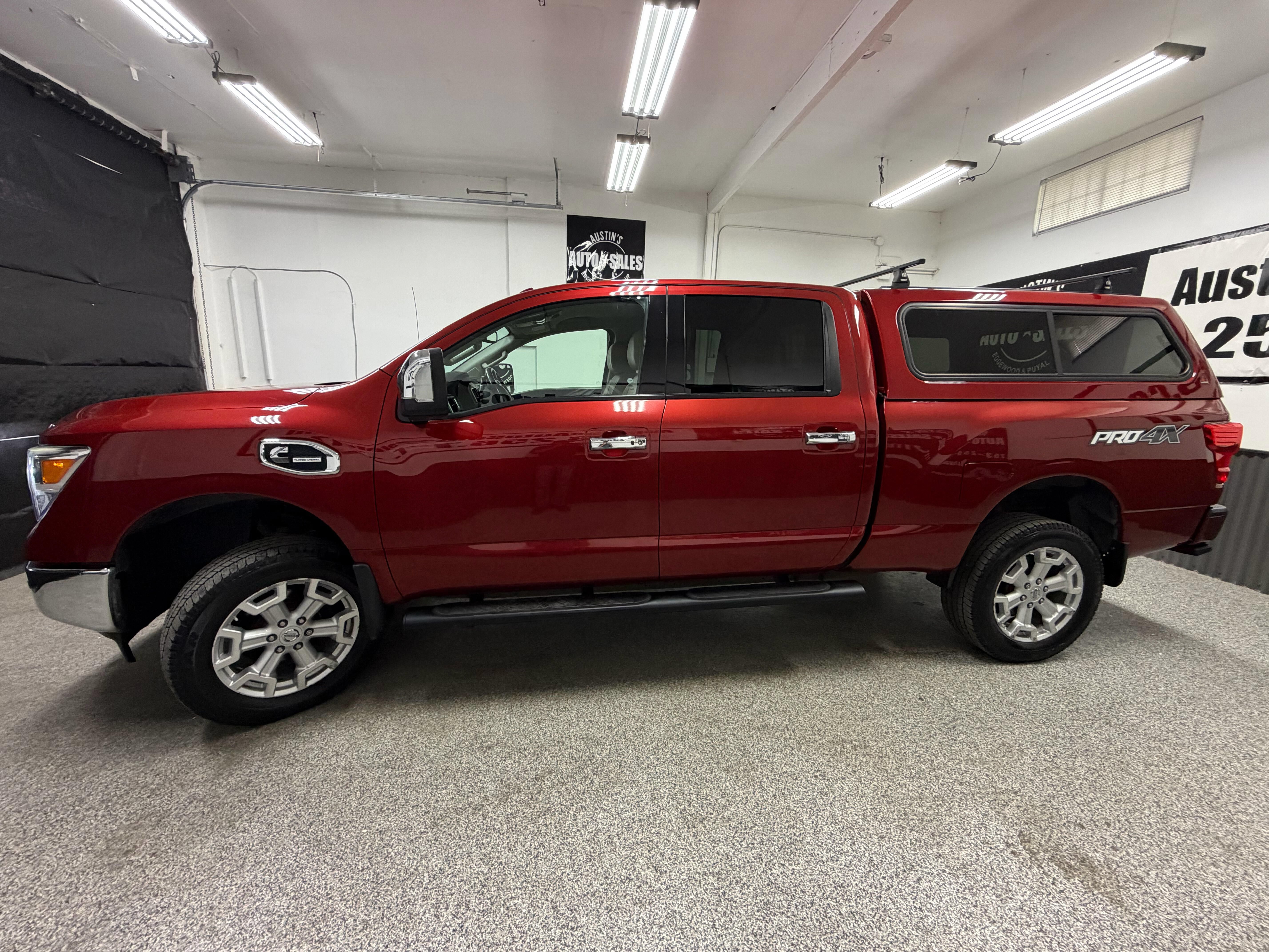 2016 Nissan Titan XD SL Image 1 of 22