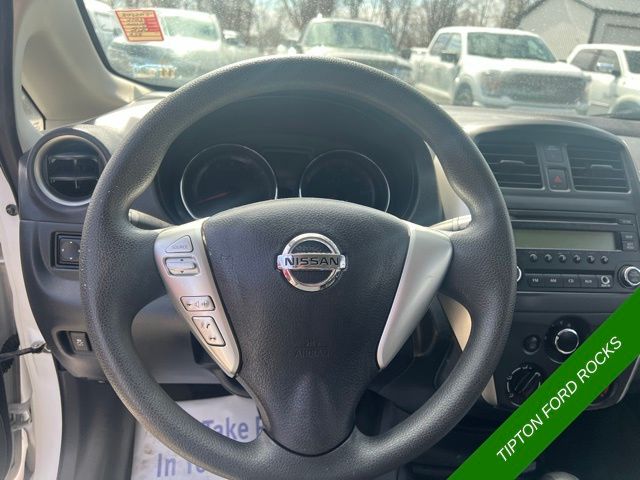 Vehicle image 10 of 21