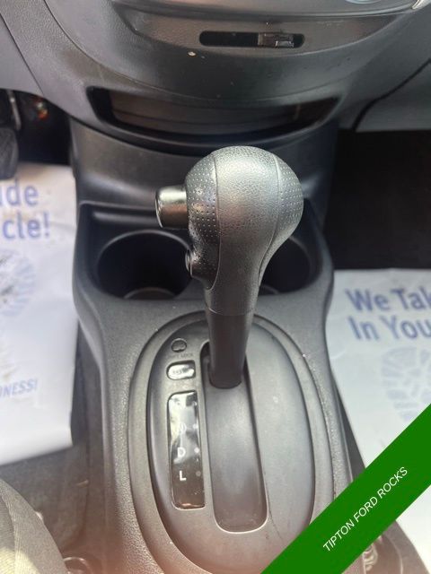 Vehicle image 12 of 21