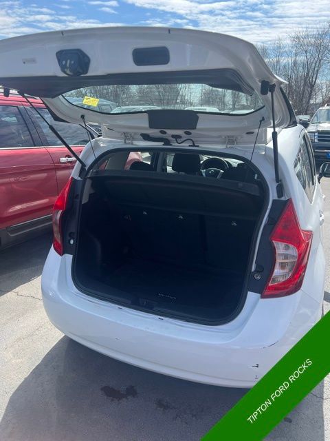 Vehicle image 19 of 21
