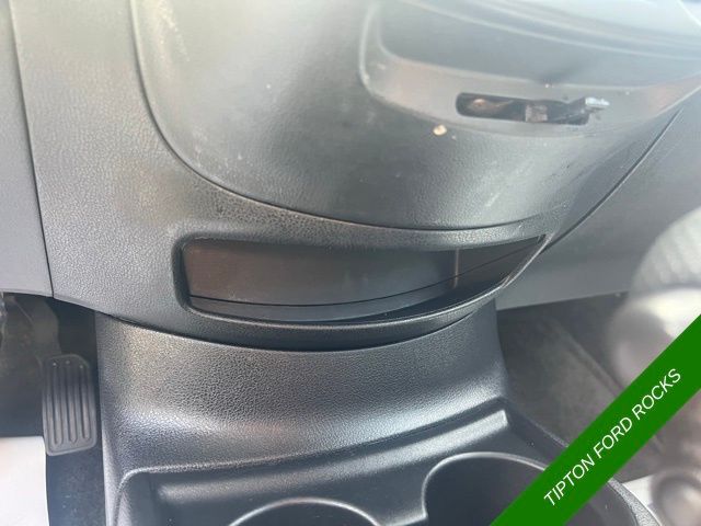 Vehicle image 13 of 21