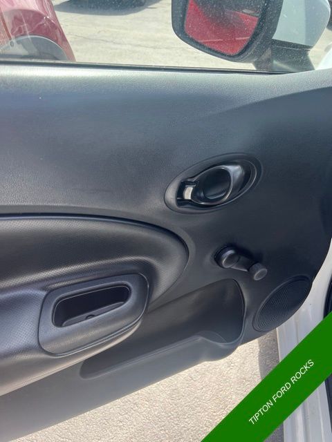 Vehicle image 8 of 21