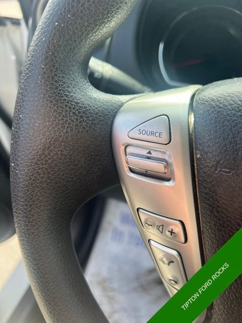Vehicle image 17 of 21