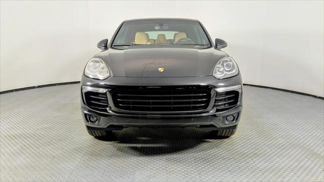 2016 Porsche Cayenne Base Image 3 of 34