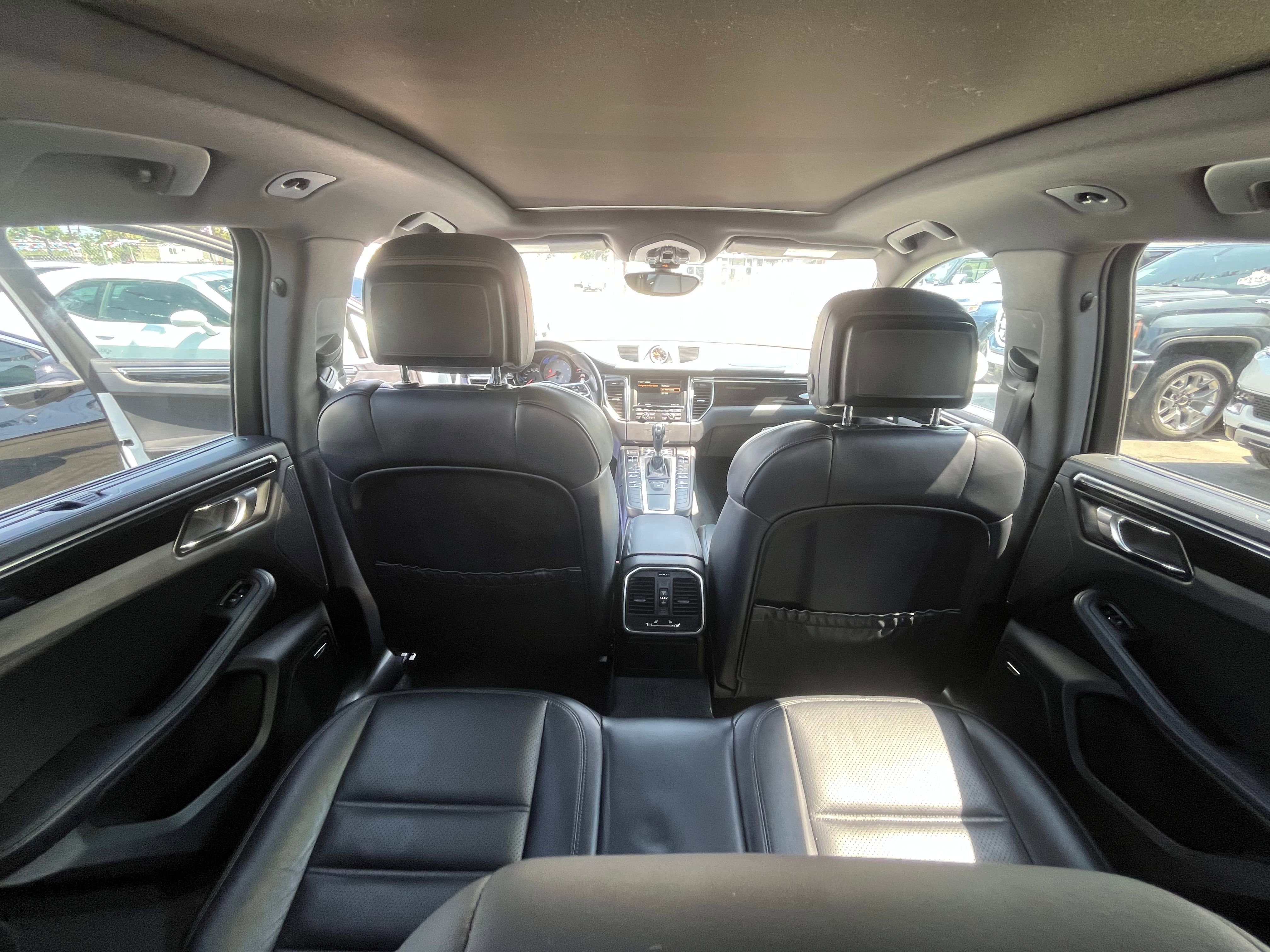 Vehicle image 60 of 82