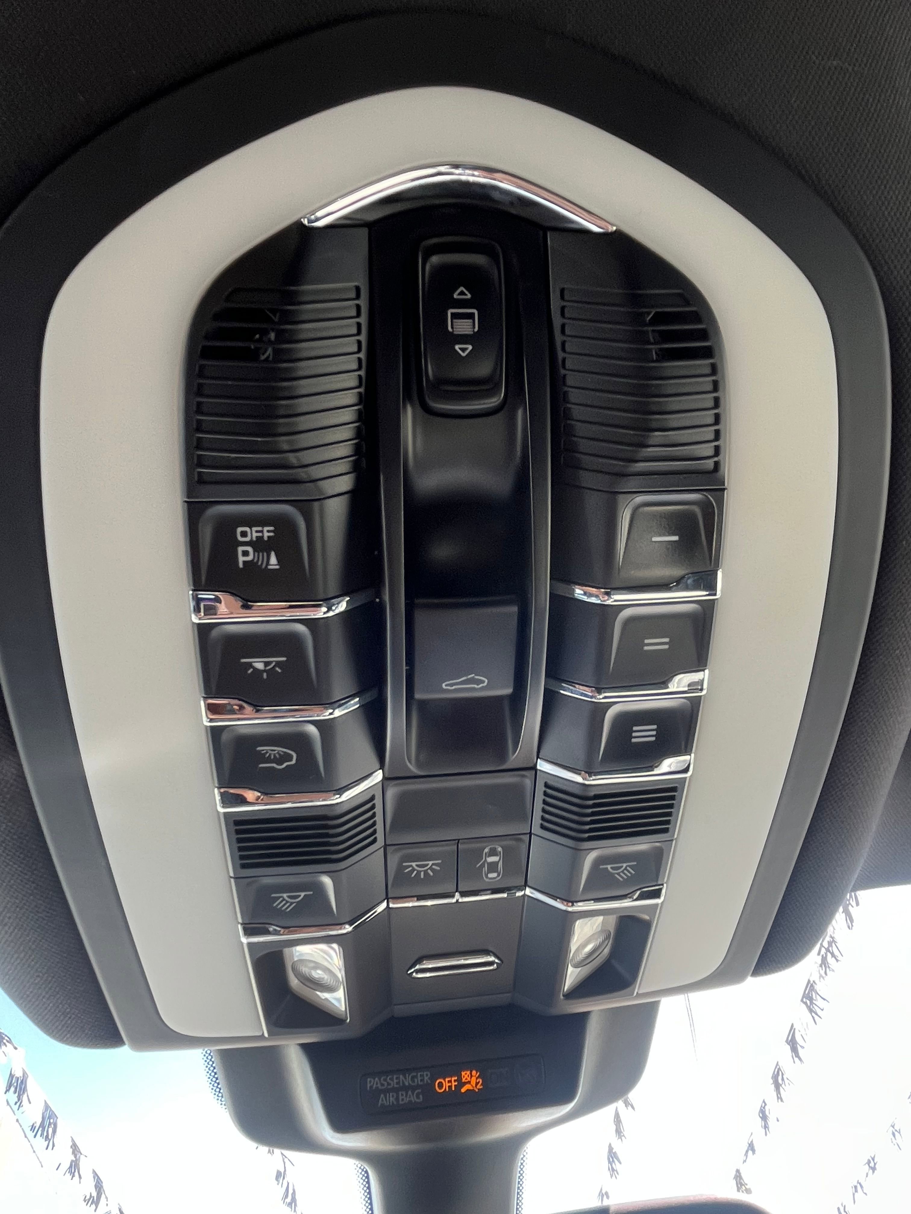 Vehicle image 52 of 82