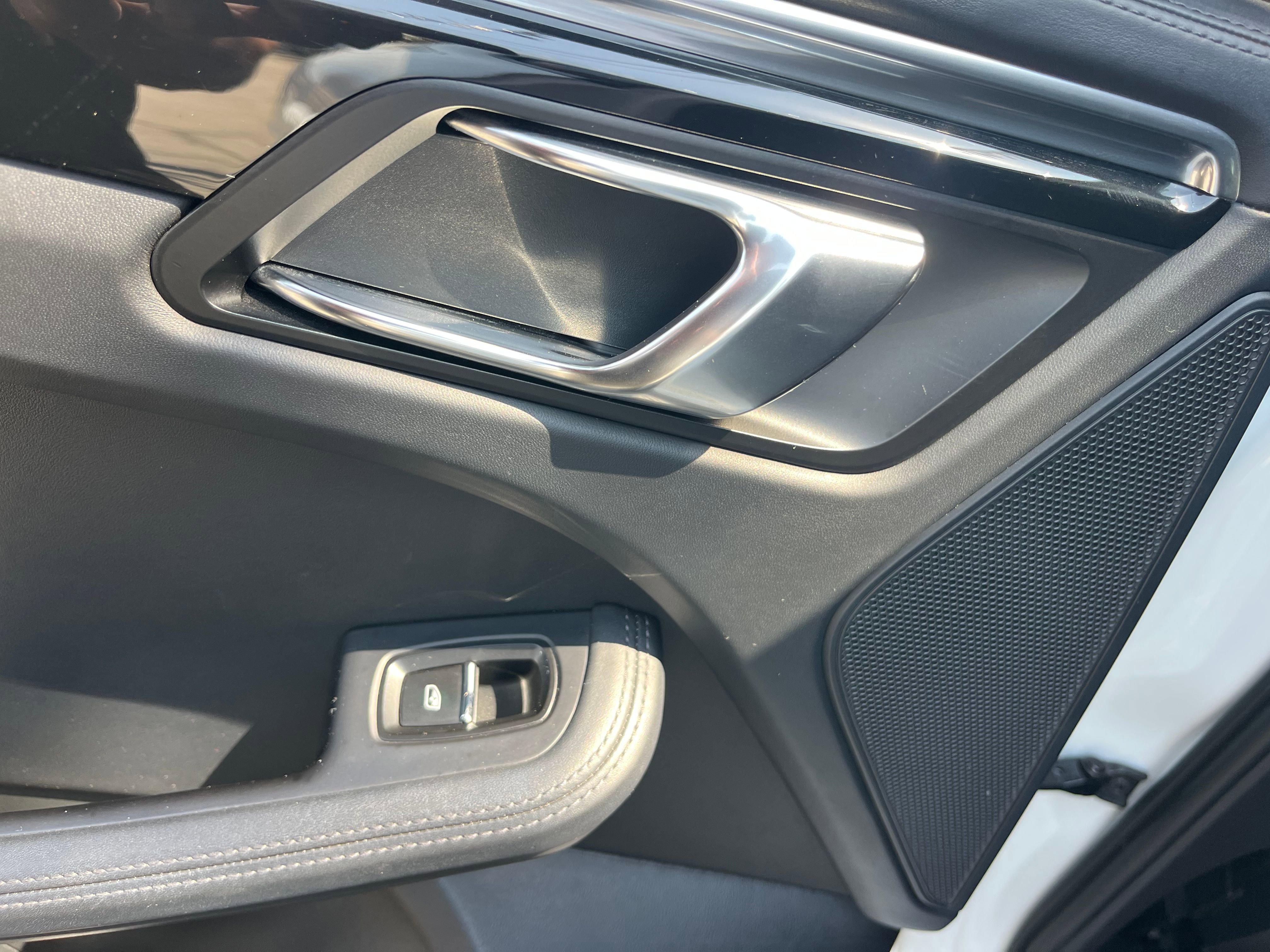 Vehicle image 49 of 82